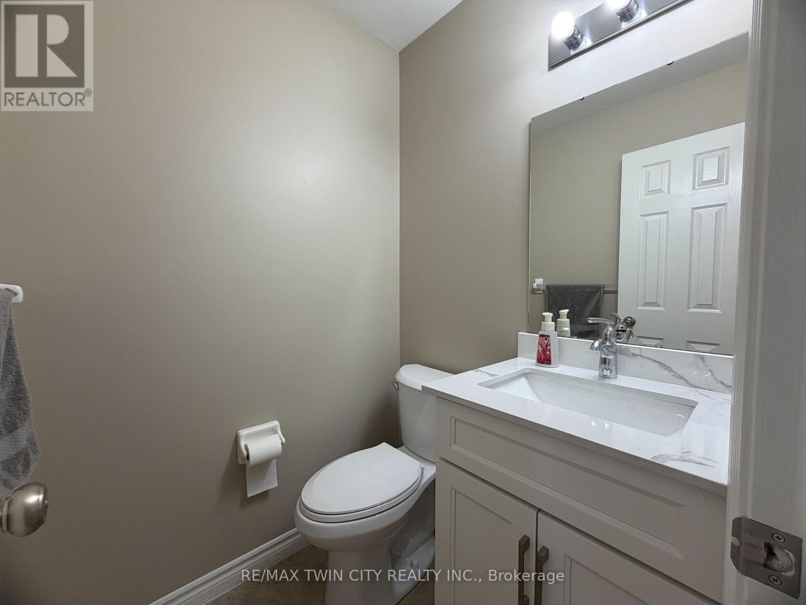 457 Dansbury Drive, Waterloo, Ontario  N2K 4K5 - Photo 11 - X13490840