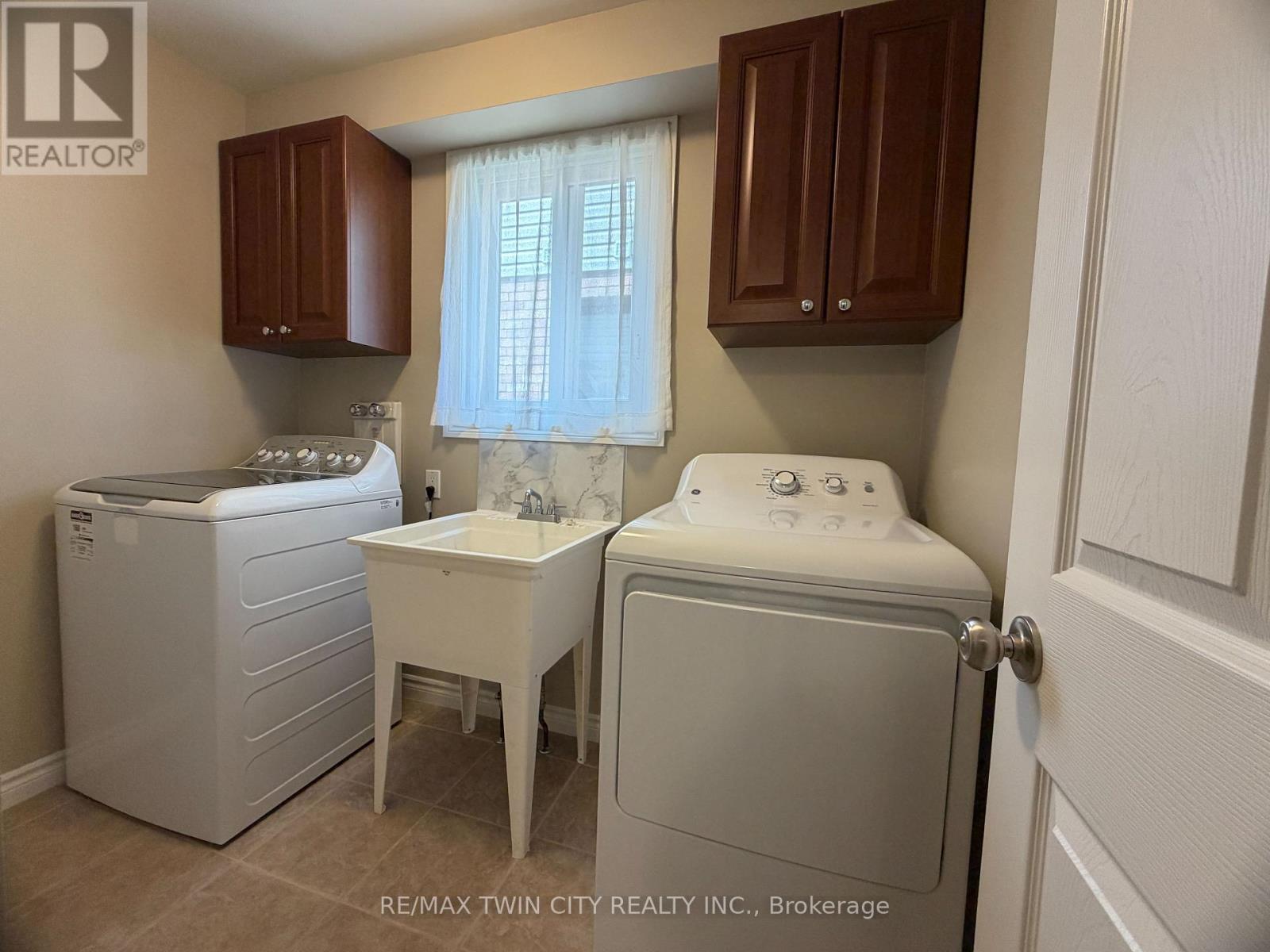 457 Dansbury Drive, Waterloo, Ontario  N2K 4K5 - Photo 13 - X13490840