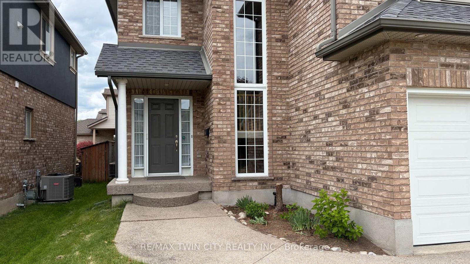 457 Dansbury Drive, Waterloo, Ontario  N2K 4K5 - Photo 2 - X13490840