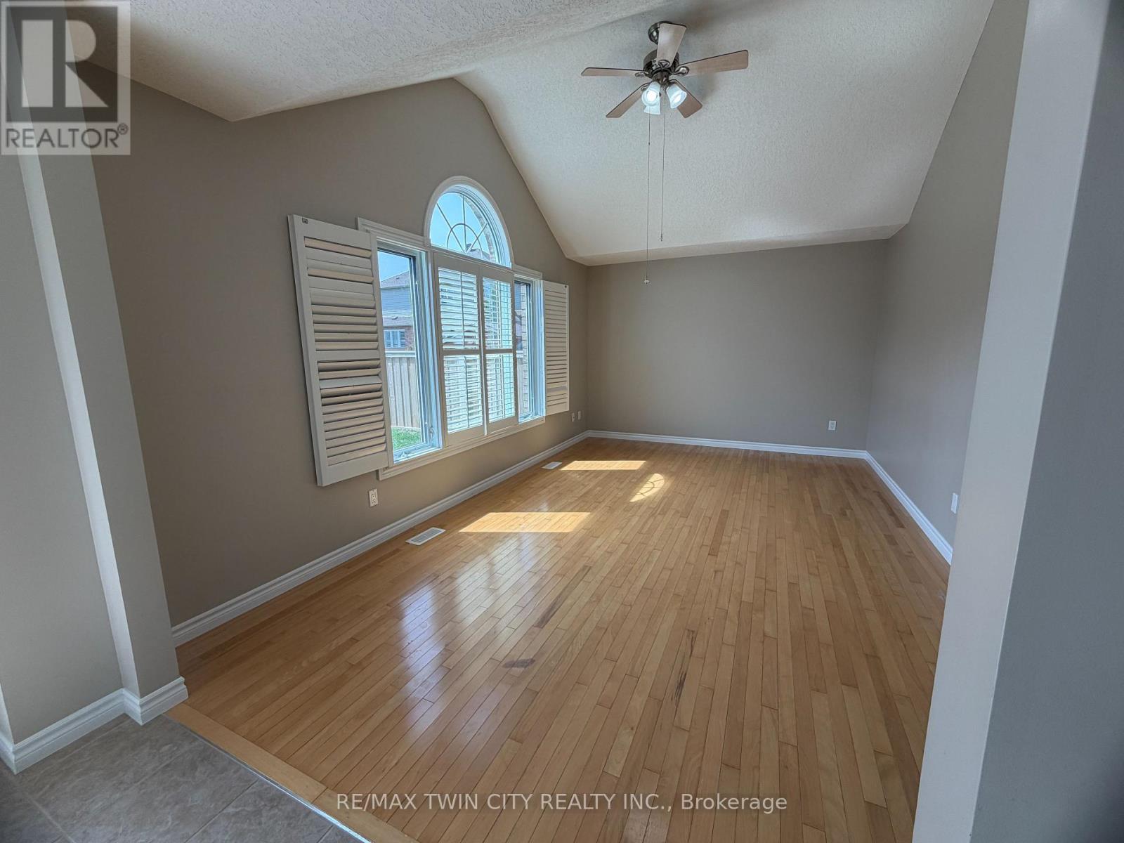 457 Dansbury Drive, Waterloo, Ontario  N2K 4K5 - Photo 9 - X13490840