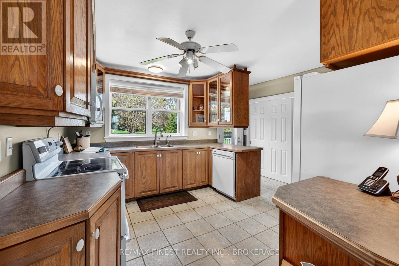 119 Thousand Island Parkway, Leeds And The Thousand Islands, Ontario  K6H 2V4 - Photo 19 - X13490956