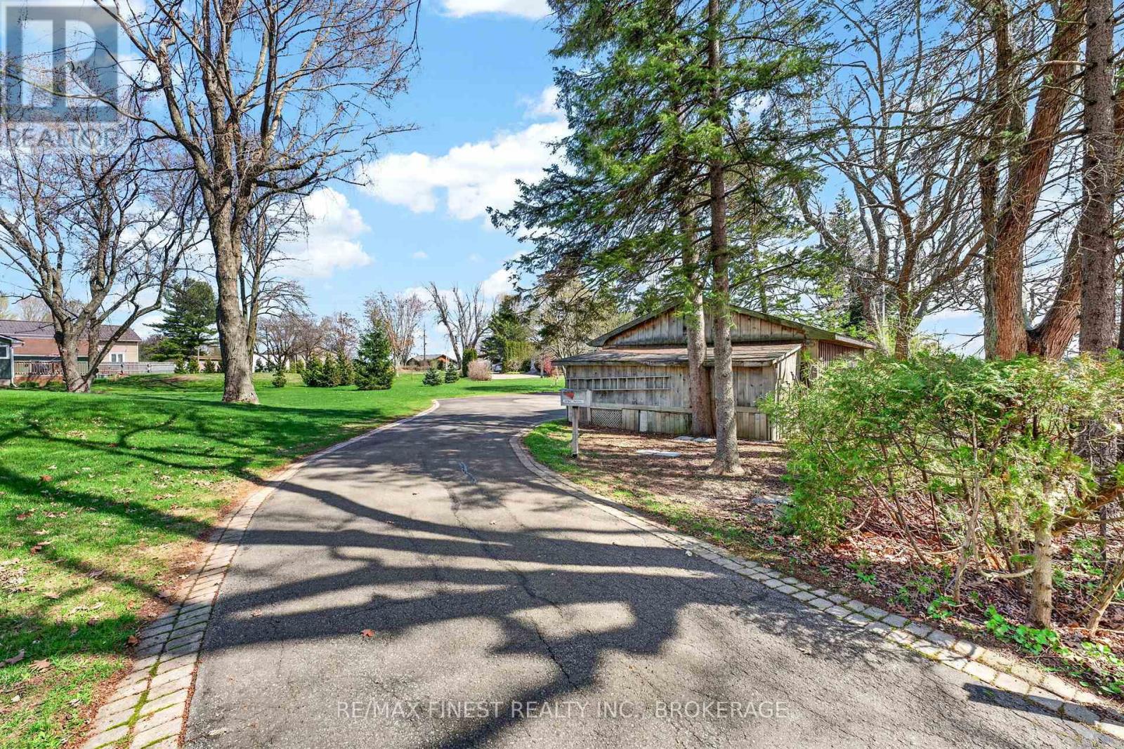 119 Thousand Island Parkway, Leeds And The Thousand Islands, Ontario  K6H 2V4 - Photo 2 - X13490956