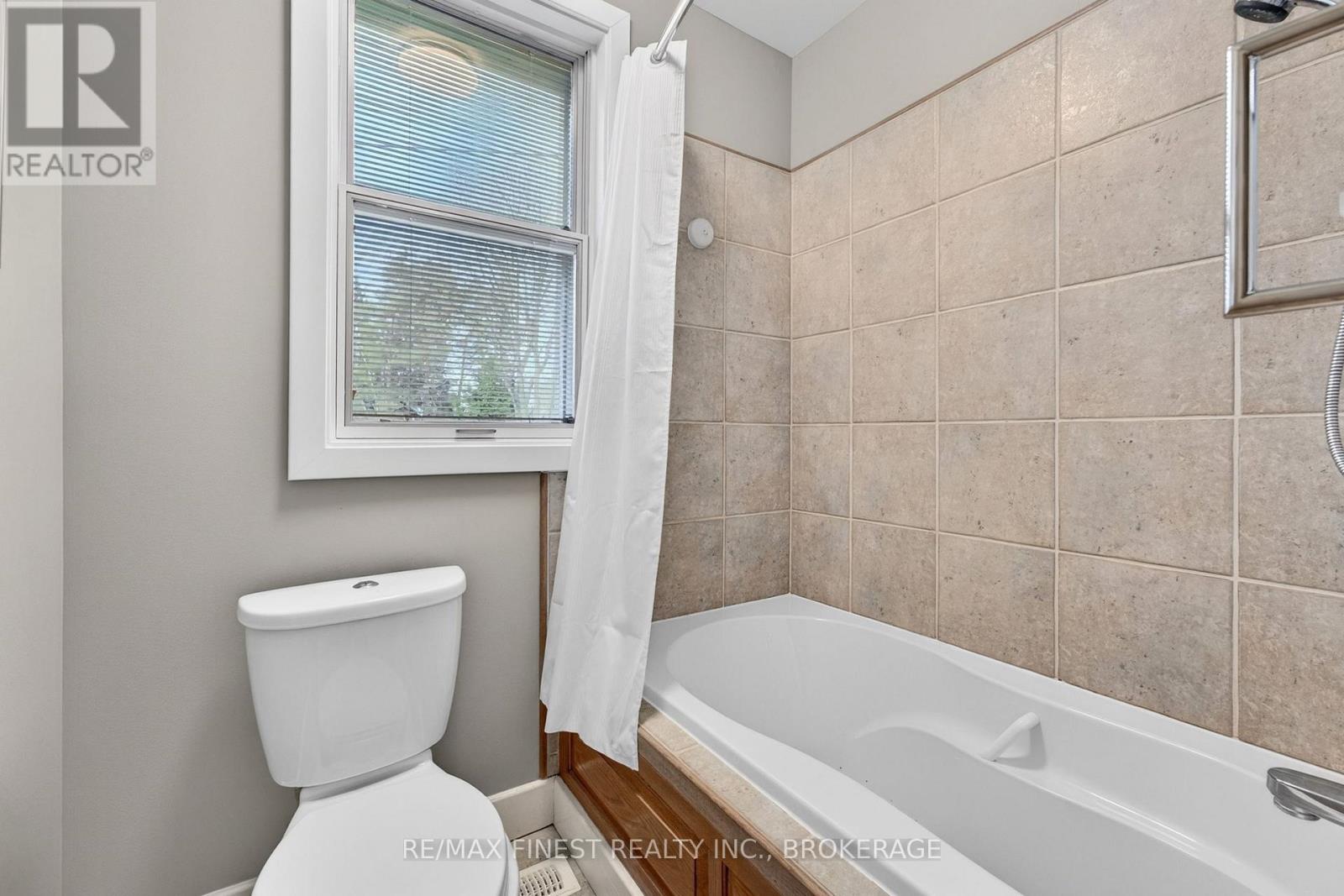 119 Thousand Island Parkway, Leeds And The Thousand Islands, Ontario  K6H 2V4 - Photo 26 - X13490956