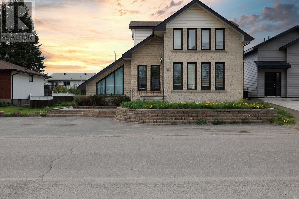 88 Carl AVE, Thunder Bay, Ontario