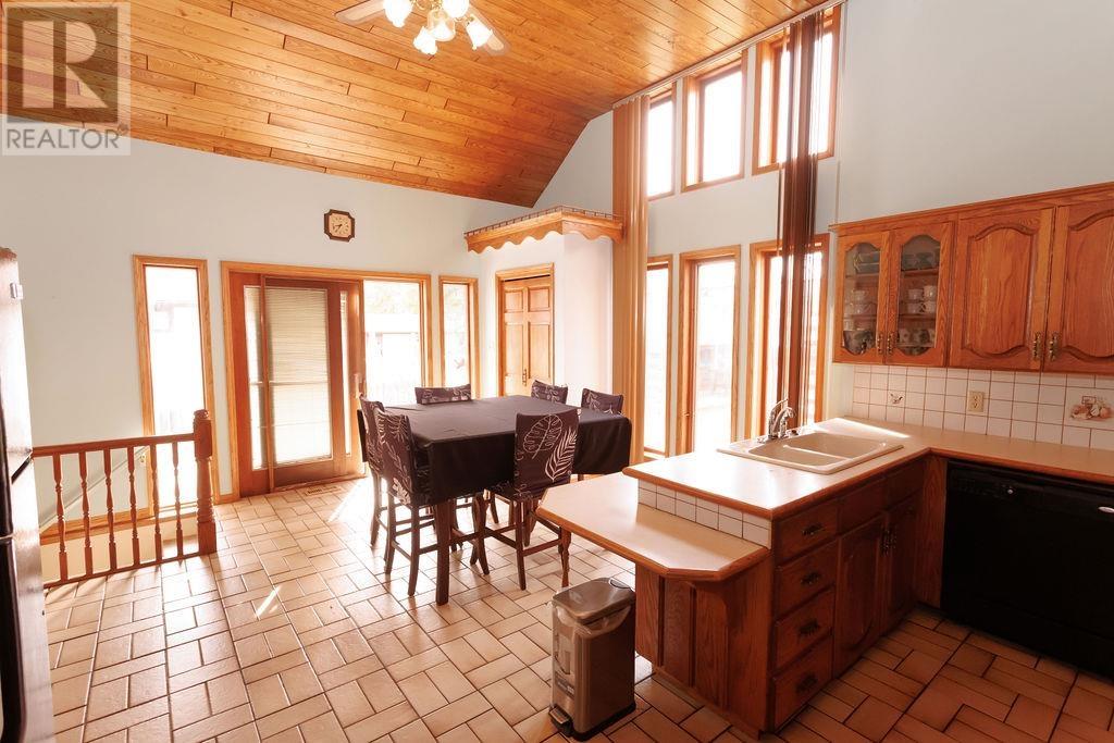 88 Carl Ave, Thunder Bay, Ontario  P7B 4Z5 - Photo 8 - TB2601535