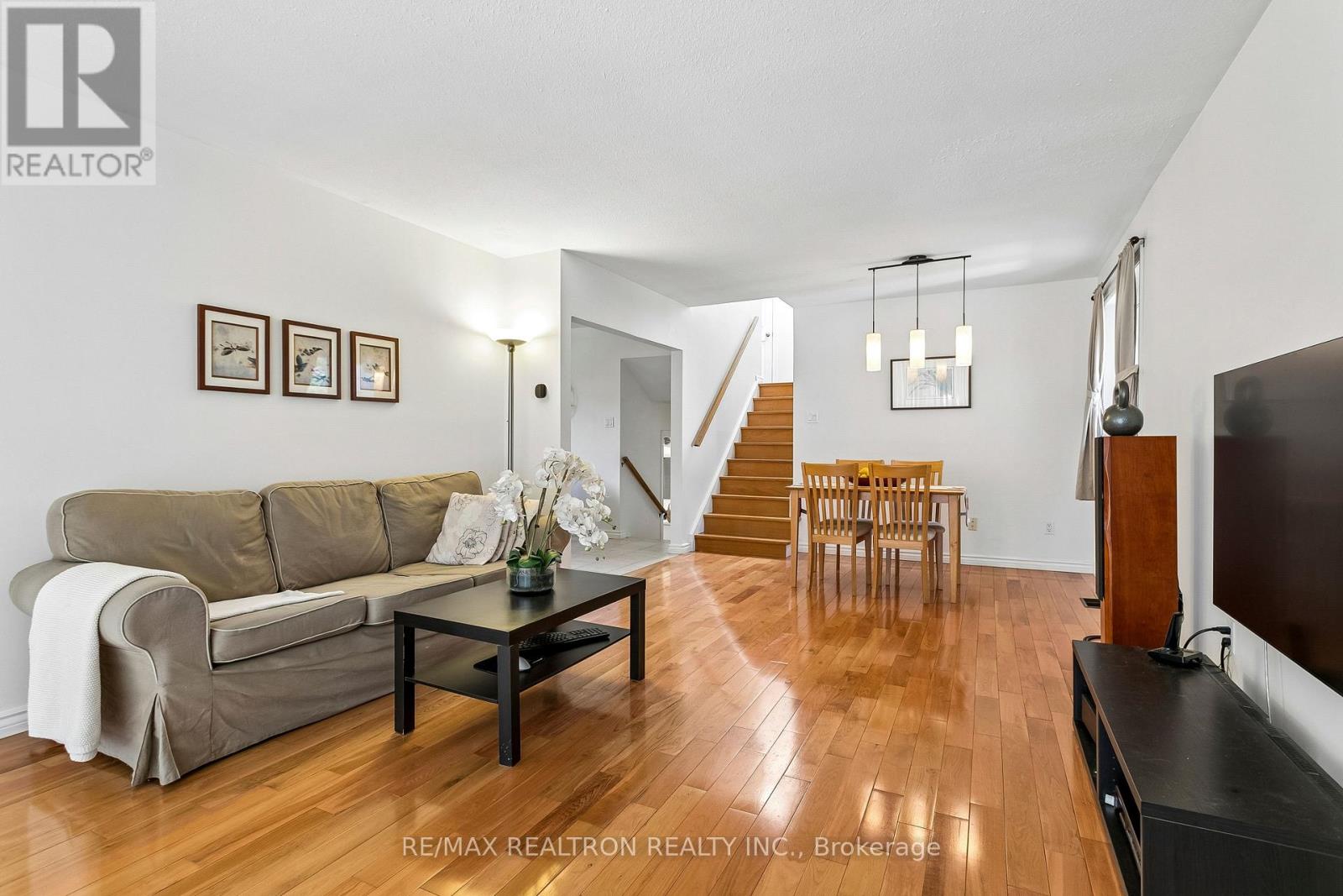 27 Elfindale Crescent, Toronto, Ontario  M2J 1B6 - Photo 8 - C13490162
