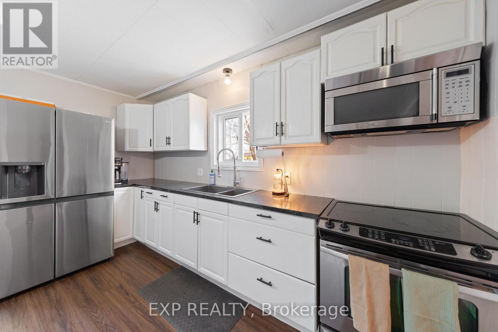 61 Queen Street, Huron East (Brussels), Ontario  N0G 1H0 - Photo 11 - X12970106