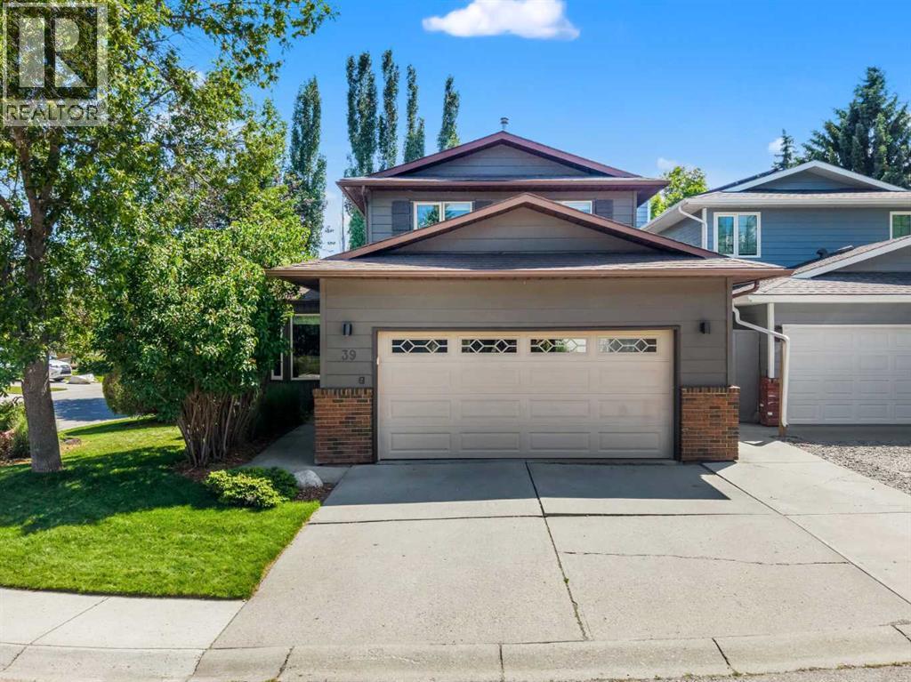 39 Deermoss Place SE, Calgary, Alberta