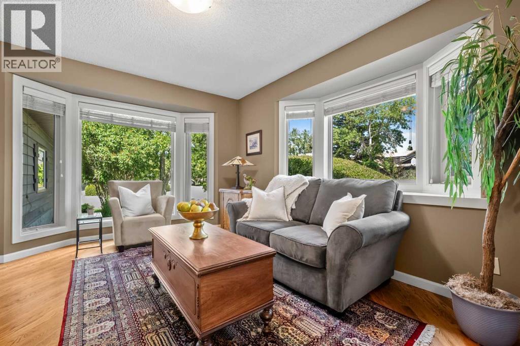 39 Deermoss Place Se, Calgary, Alberta  T2J 6P5 - Photo 4 - A2324042
