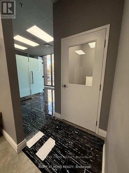 105 - 1 De Boers Drive, Toronto, Ontario  M3J 0G6 - Photo 5 - W13463482