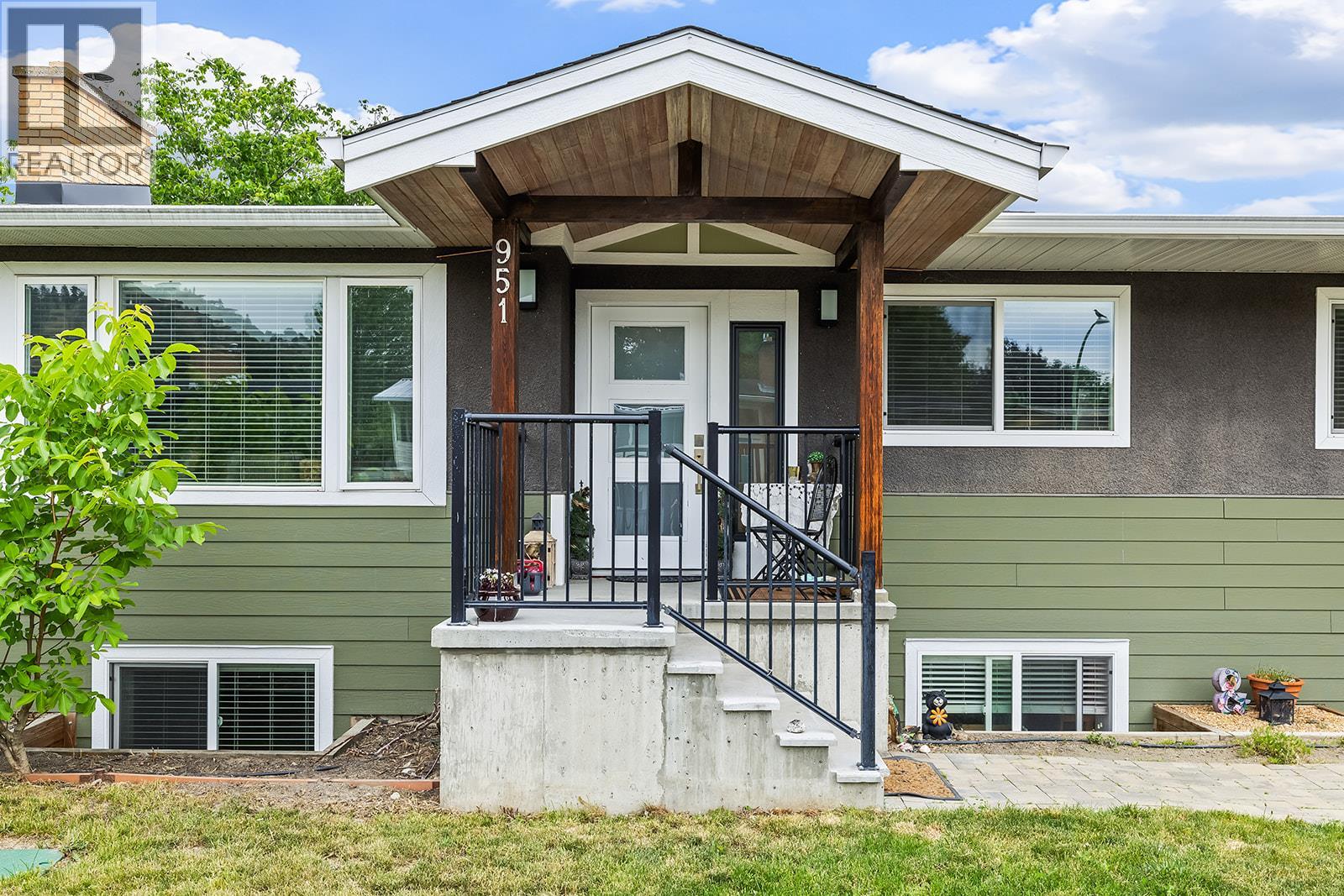 951 Kennedy Street, Kelowna, British Columbia  V1Y 4E9 - Photo 3 - 10392548