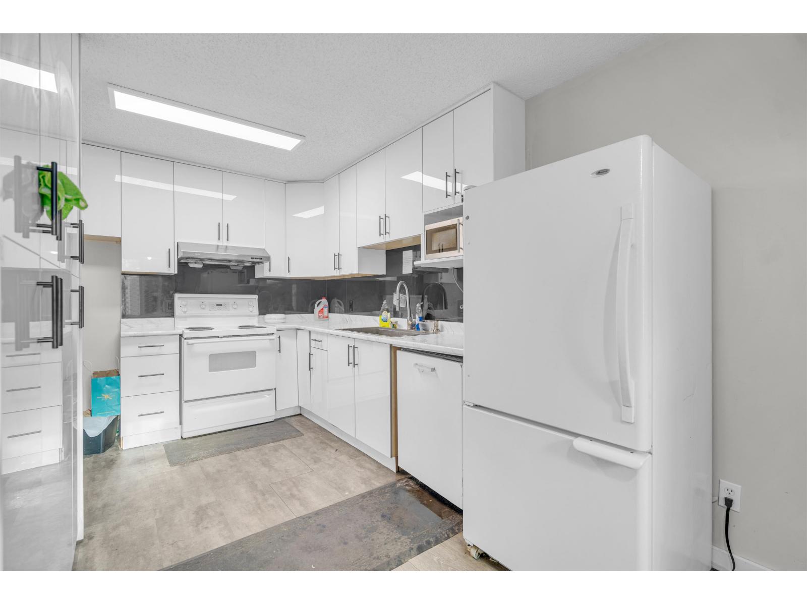 13335 70b Avenue, Surrey, British Columbia  V3W 7Z3 - Photo 6 - R3138586