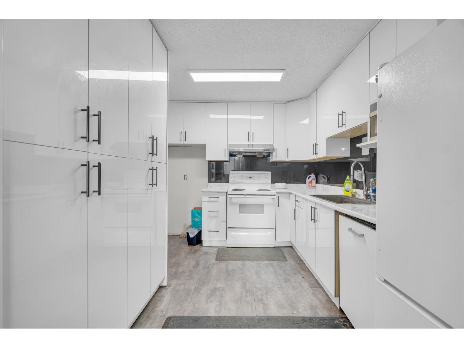 13335 70b Avenue, Surrey, British Columbia  V3W 7Z3 - Photo 7 - R3138586