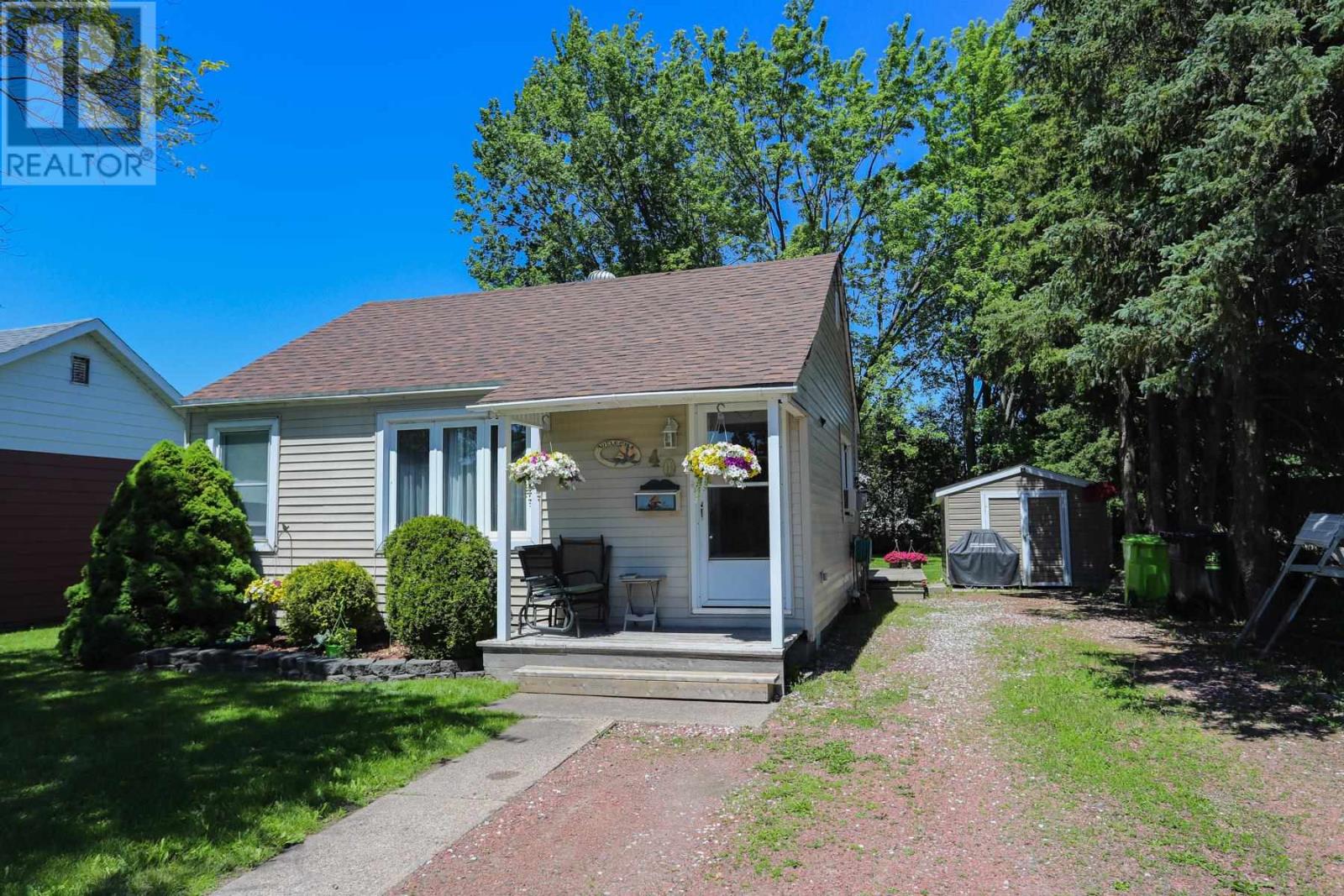 40 Montgomery AVE, Sault Ste. Marie, Ontario