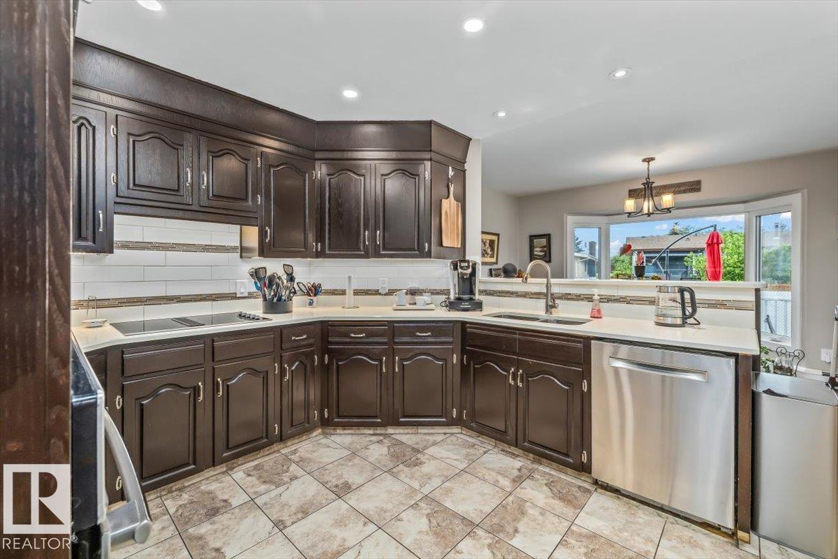 8720 152b Av NW, Edmonton, Alberta  T5E 6H2 - Photo 7 - E4495696