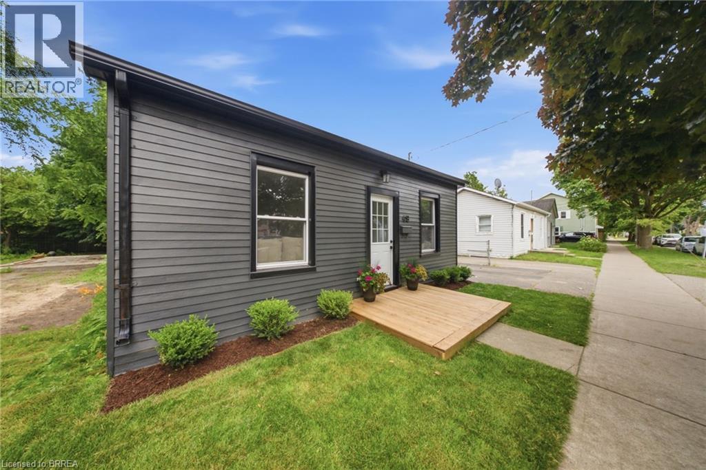 49 Pearl Street, Brantford, Ontario  N3T 3N5 - Photo 3 - 40843031