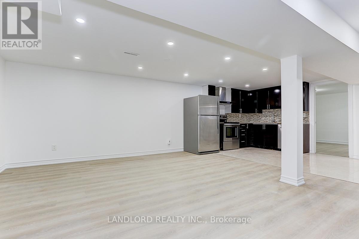 Lower - 3271 Chokecherry Crescent, Mississauga, Ontario  L5L 1B1 - Photo 2 - W13490910
