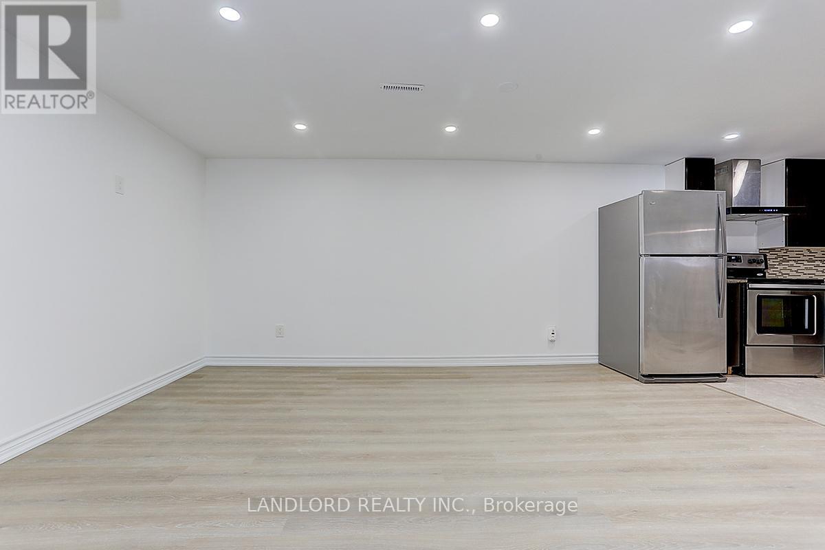 Lower - 3271 Chokecherry Crescent, Mississauga, Ontario  L5L 1B1 - Photo 5 - W13490910