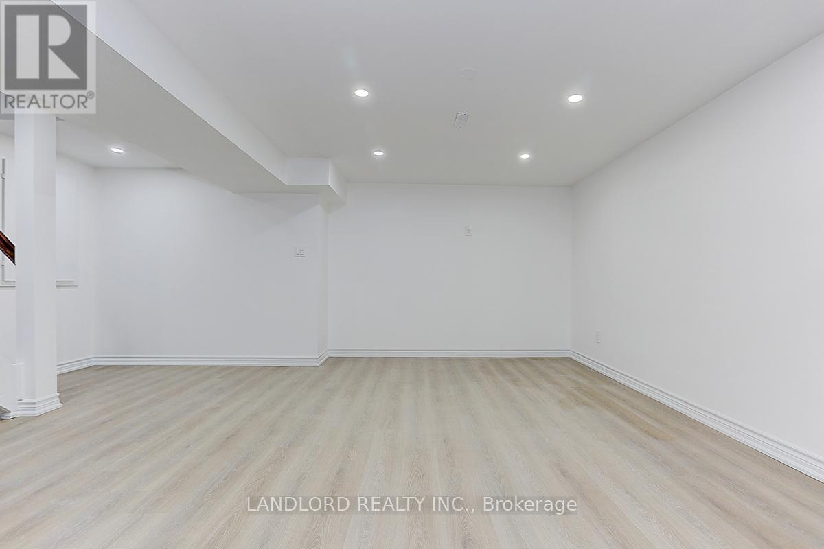 Lower - 3271 Chokecherry Crescent, Mississauga, Ontario  L5L 1B1 - Photo 7 - W13490910