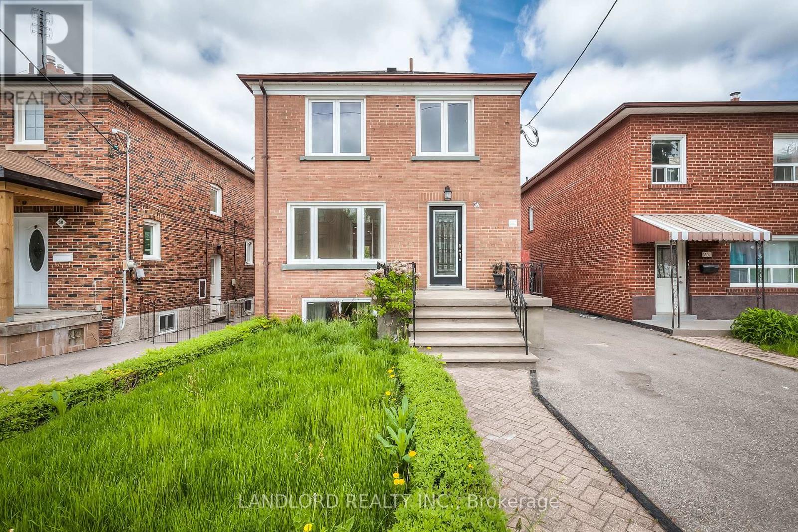 Main - 36 Yore Road, Toronto, Ontario  M6M 1W5 - Photo 14 - W13490916