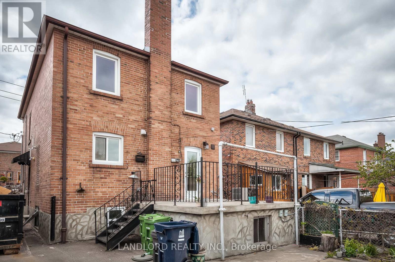 Main - 36 Yore Road, Toronto, Ontario  M6M 1W5 - Photo 16 - W13490916