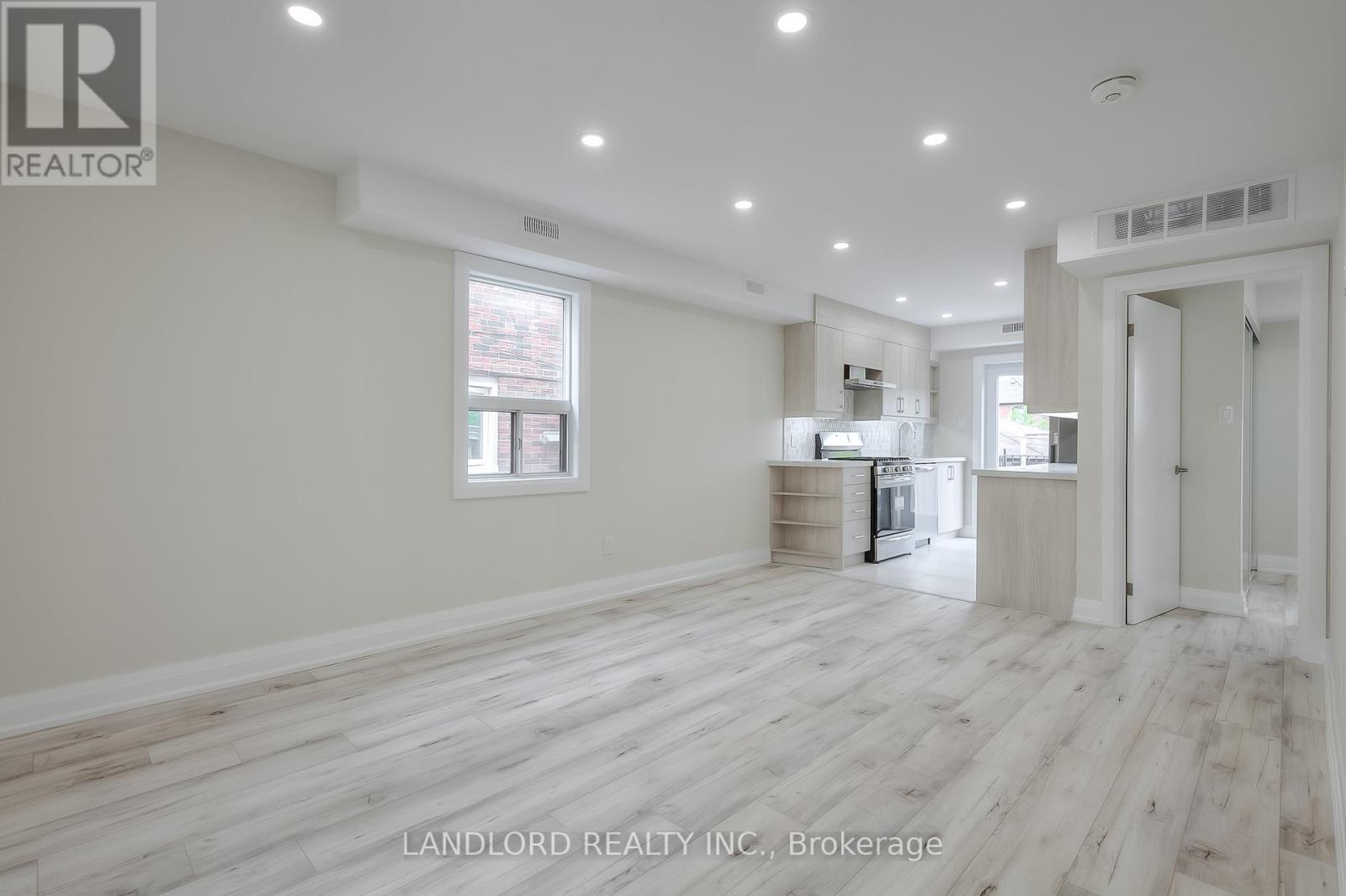 Main - 36 Yore Road, Toronto, Ontario  M6M 1W5 - Photo 5 - W13490916