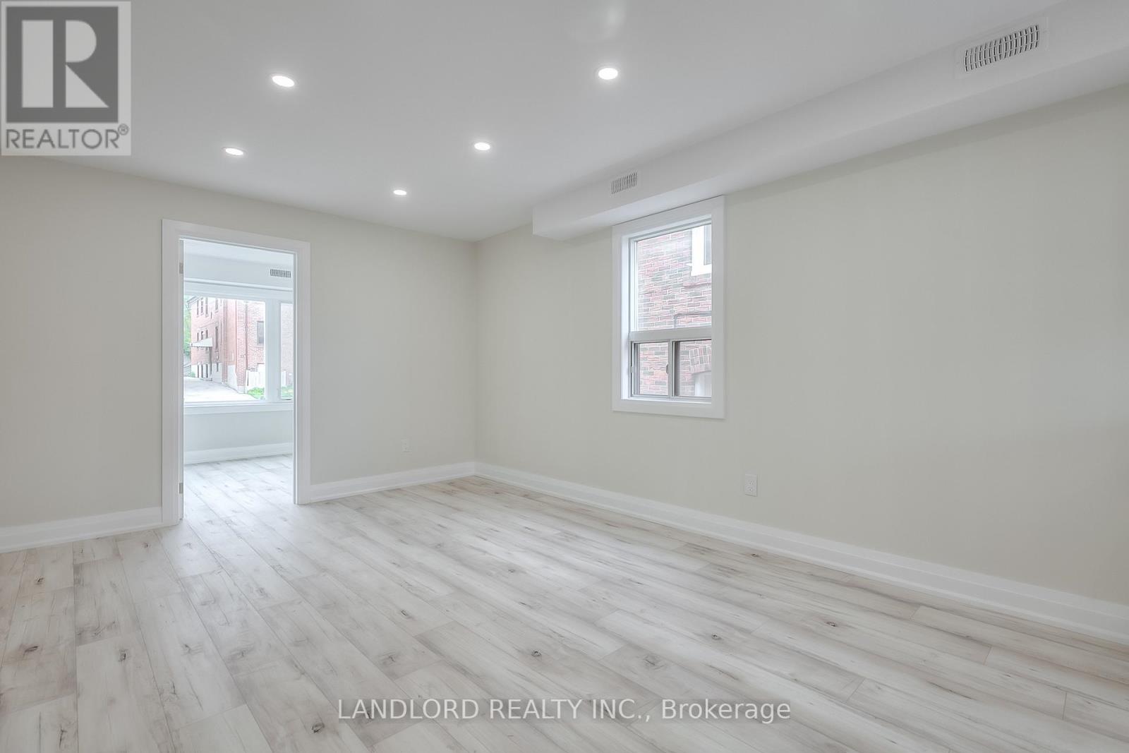 Main - 36 Yore Road, Toronto, Ontario  M6M 1W5 - Photo 6 - W13490916