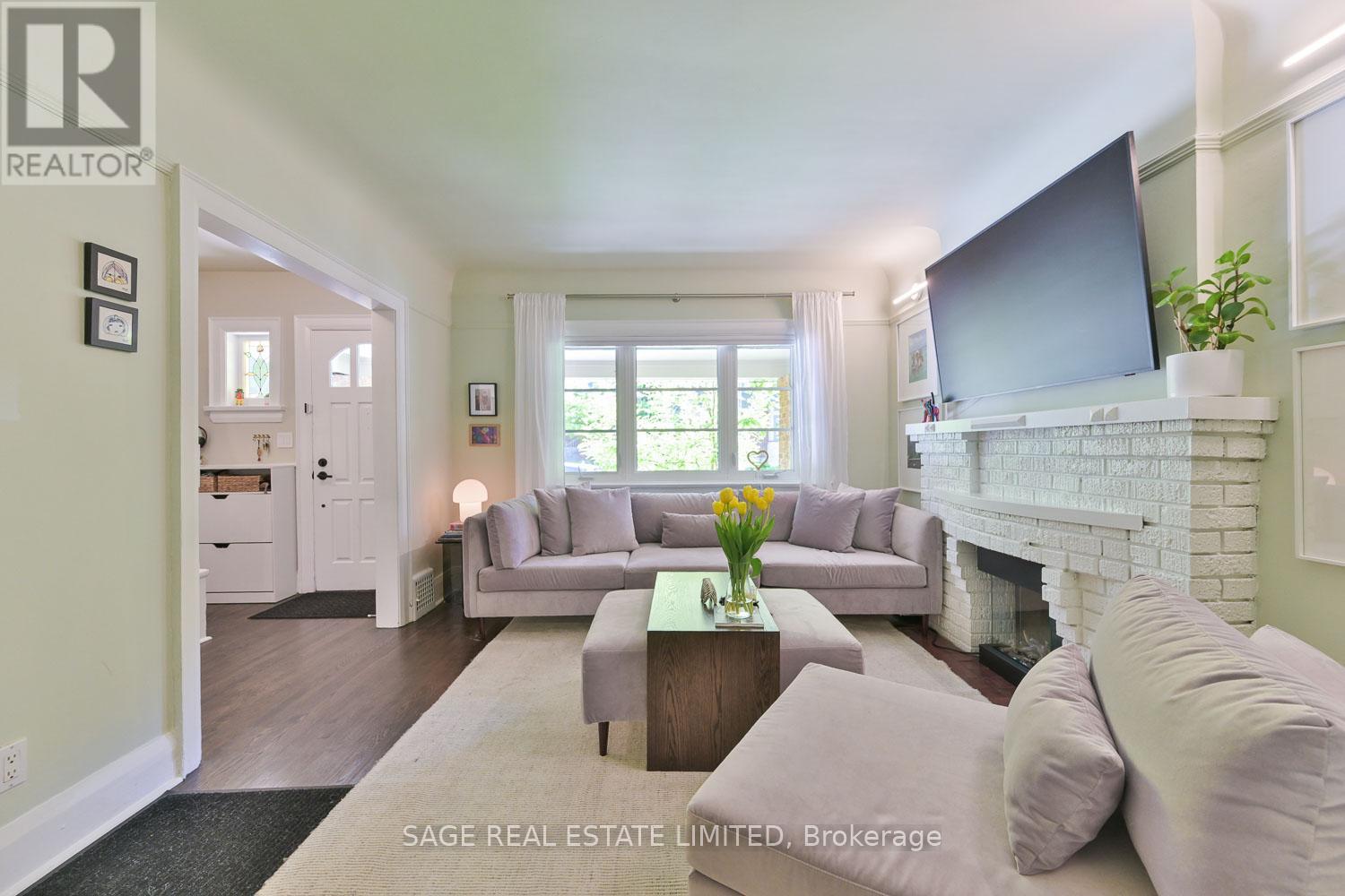 418 Glenlake Avenue, Toronto, Ontario  M6P 1G7 - Photo 5 - W13490920