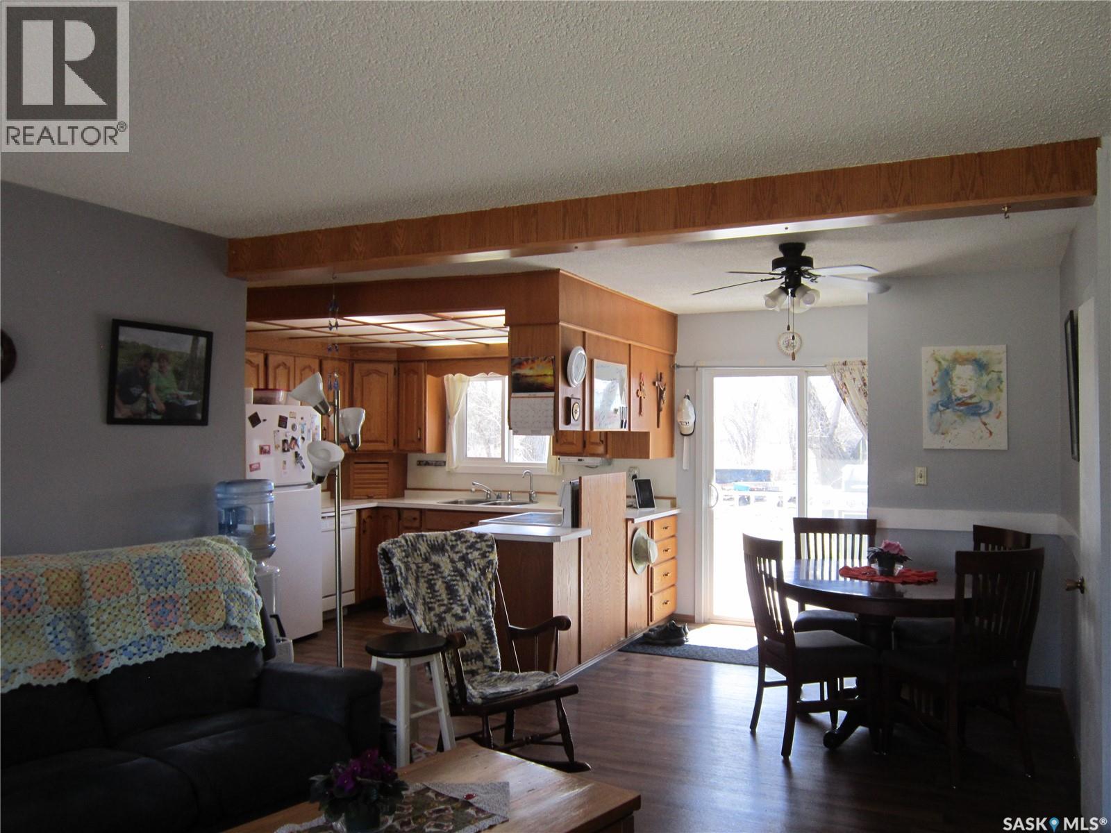 103 1st Street E, Arborfield, Saskatchewan  S0E 0A0 - Photo 3 - SK040667