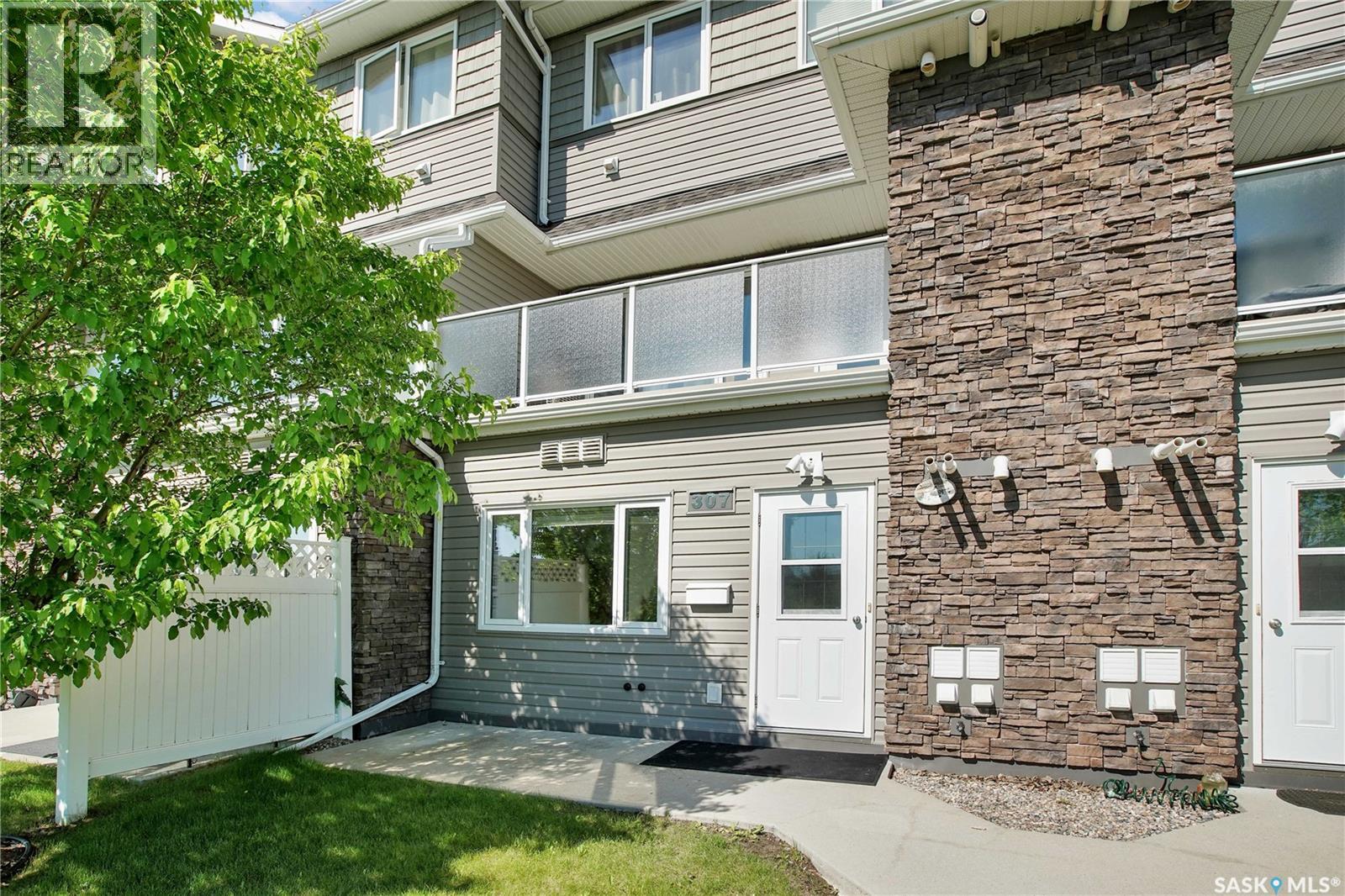 307 1022 Hampton Circle, Saskatoon, Saskatchewan  S7R 0K4 - Photo 2 - SK040641