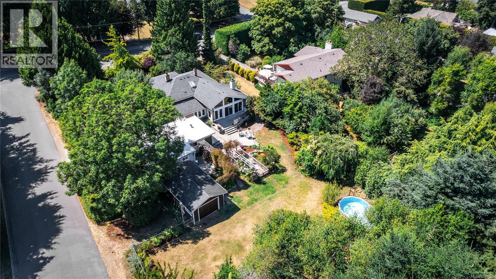 9255 East Saanich Rd, North Saanich