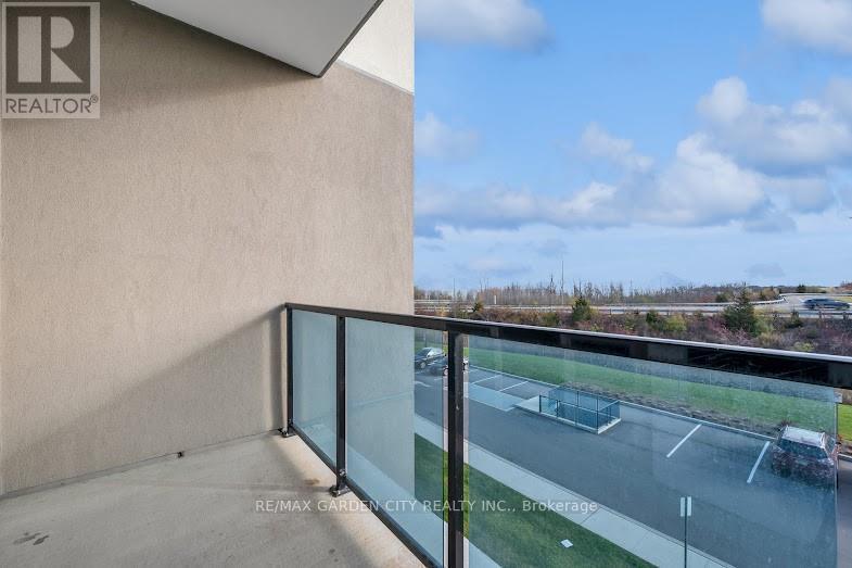 320 - 16 Concord Place, Grimsby, Ontario  L3M 0J1 - Photo 12 - X13490930