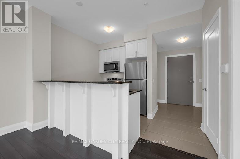 320 - 16 Concord Place, Grimsby, Ontario  L3M 0J1 - Photo 3 - X13490930