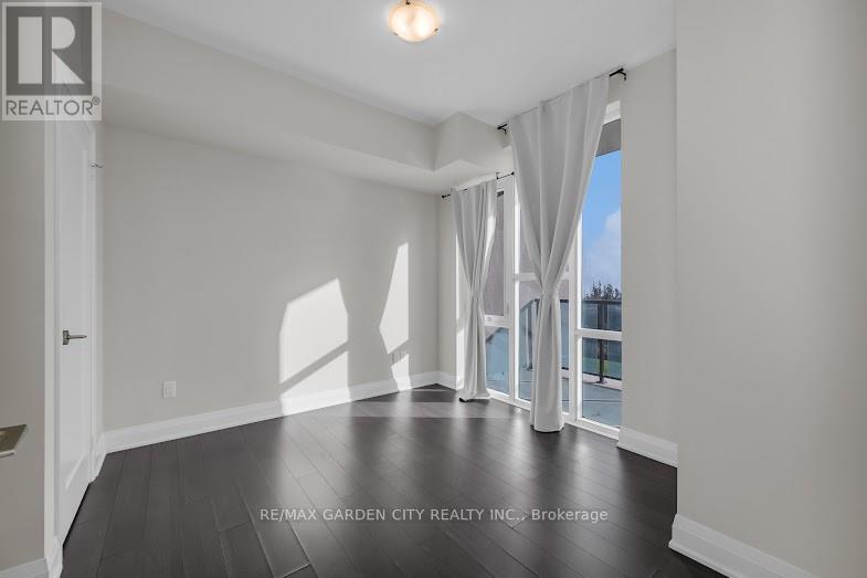 320 - 16 Concord Place, Grimsby, Ontario  L3M 0J1 - Photo 6 - X13490930