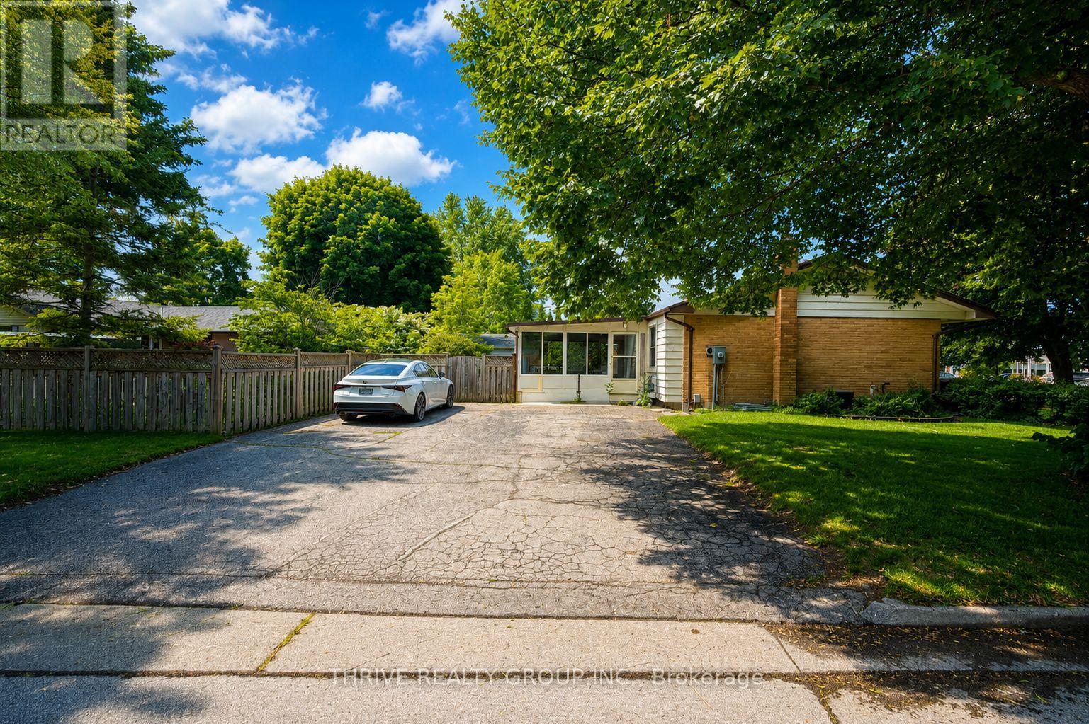 Upper - 1449 Glenora Drive, London North, Ontario  N5X 1V3 - Photo 3 - X13491108