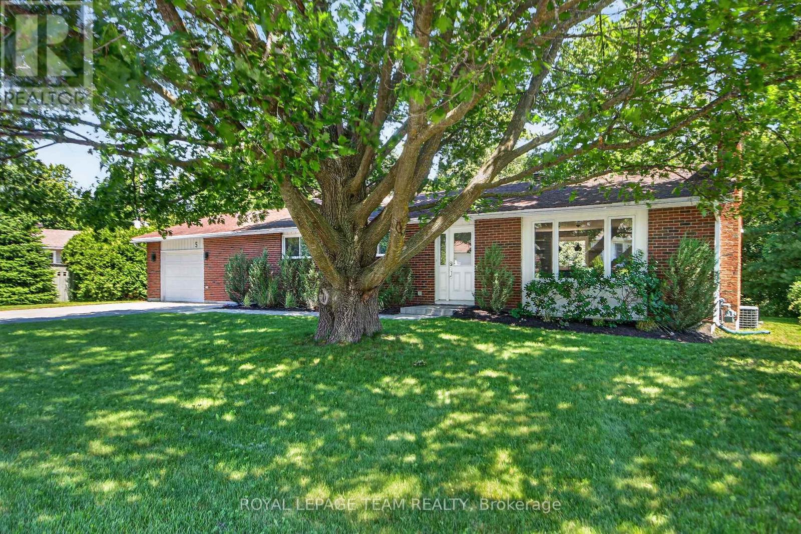 5 CARIBOU AVENUE, Ottawa, Ontario
