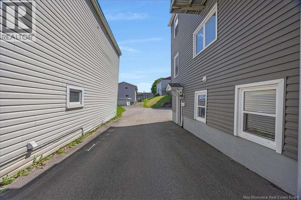 152-154 Mecklenburg Street, Saint John, New Brunswick E2L 1R5 - Photo 2 - NB142697