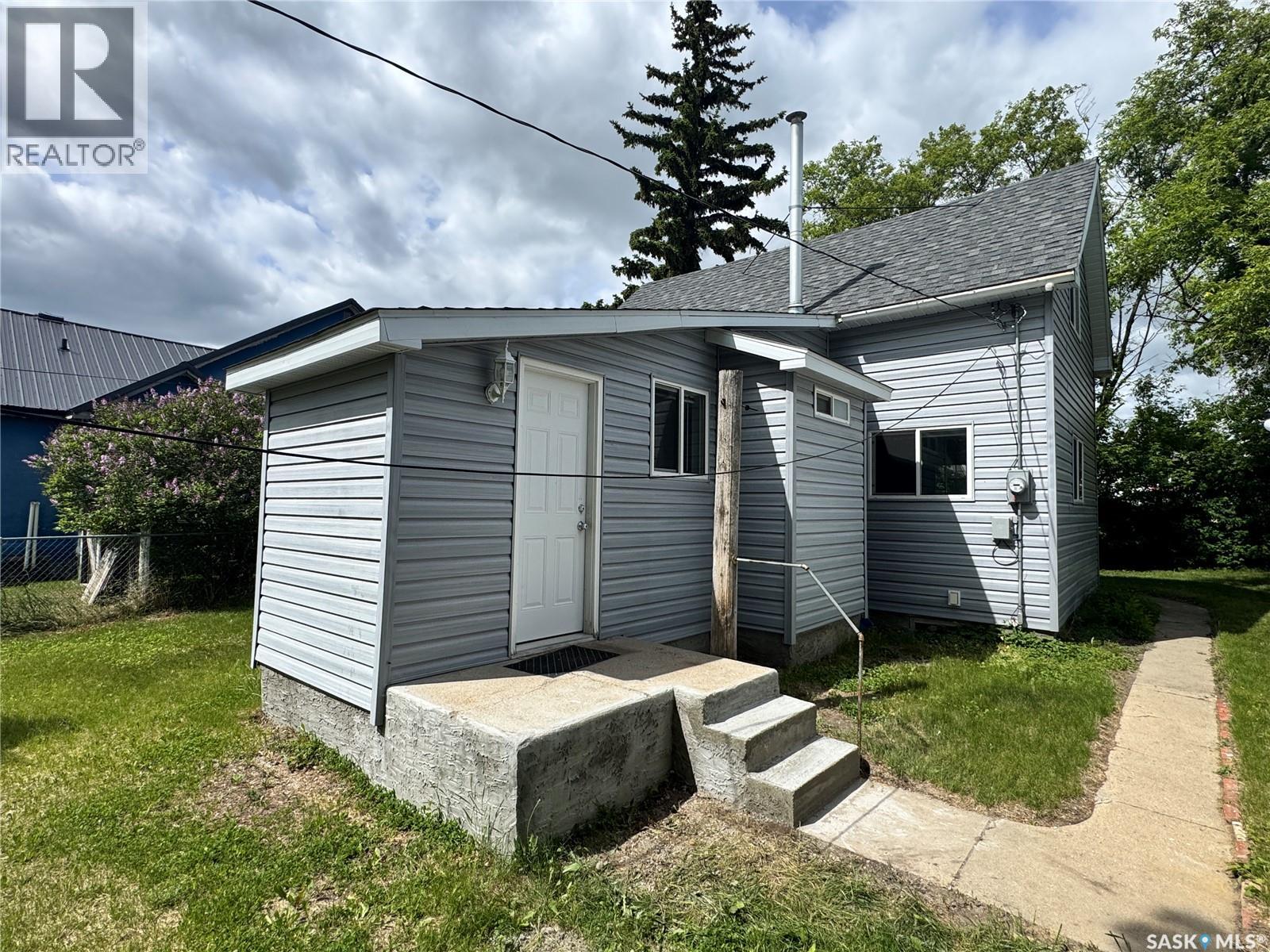 304 5th Avenue E, Biggar, Saskatchewan  S0K 0M0 - Photo 40 - SK025374