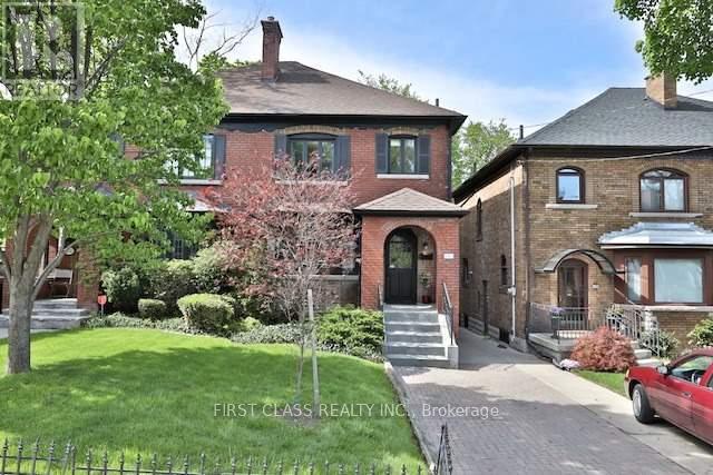 262 CASTLEFIELD AVENUE, Toronto, Ontario