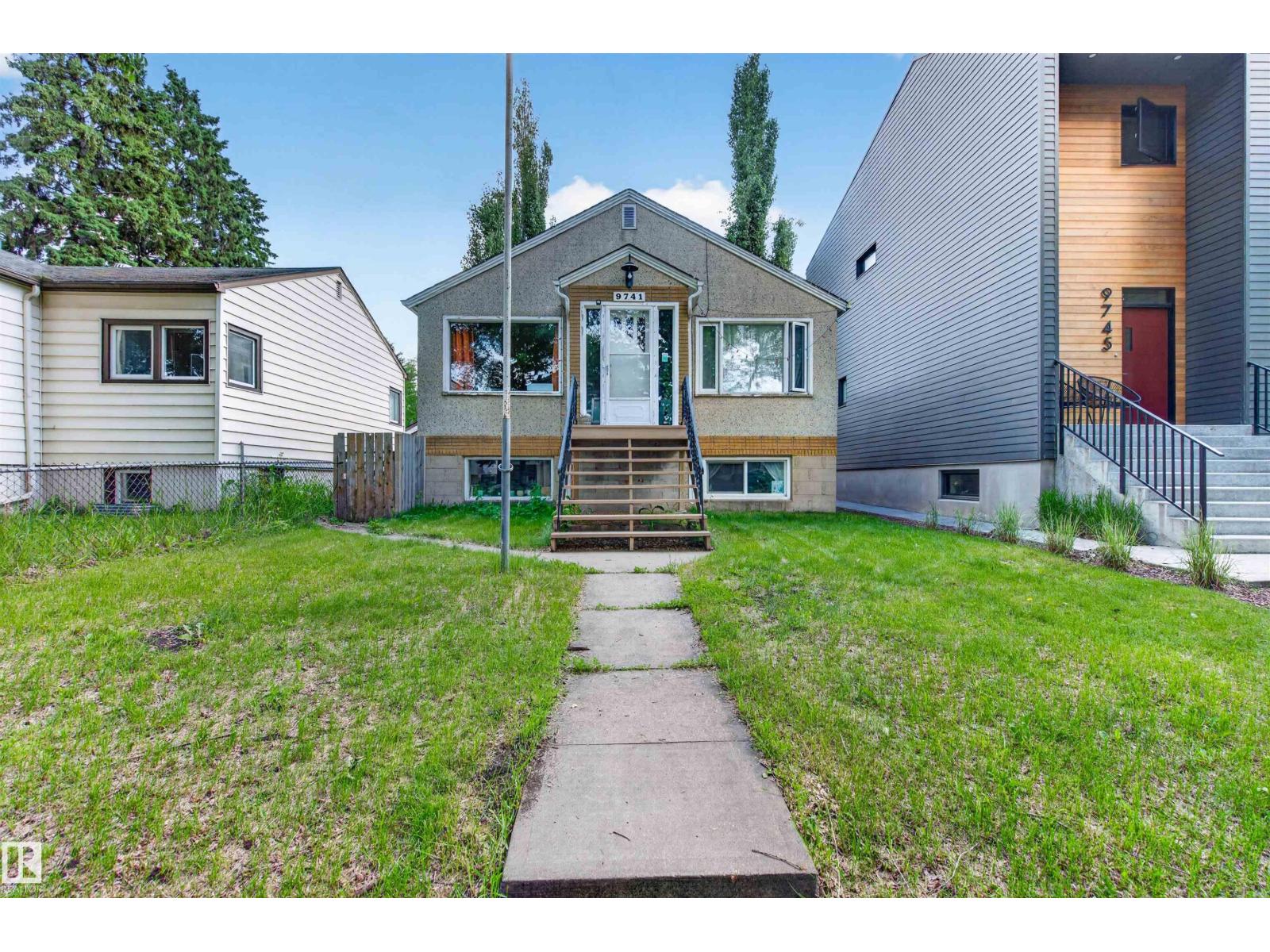 9741 72 AV NW, Edmonton, Alberta