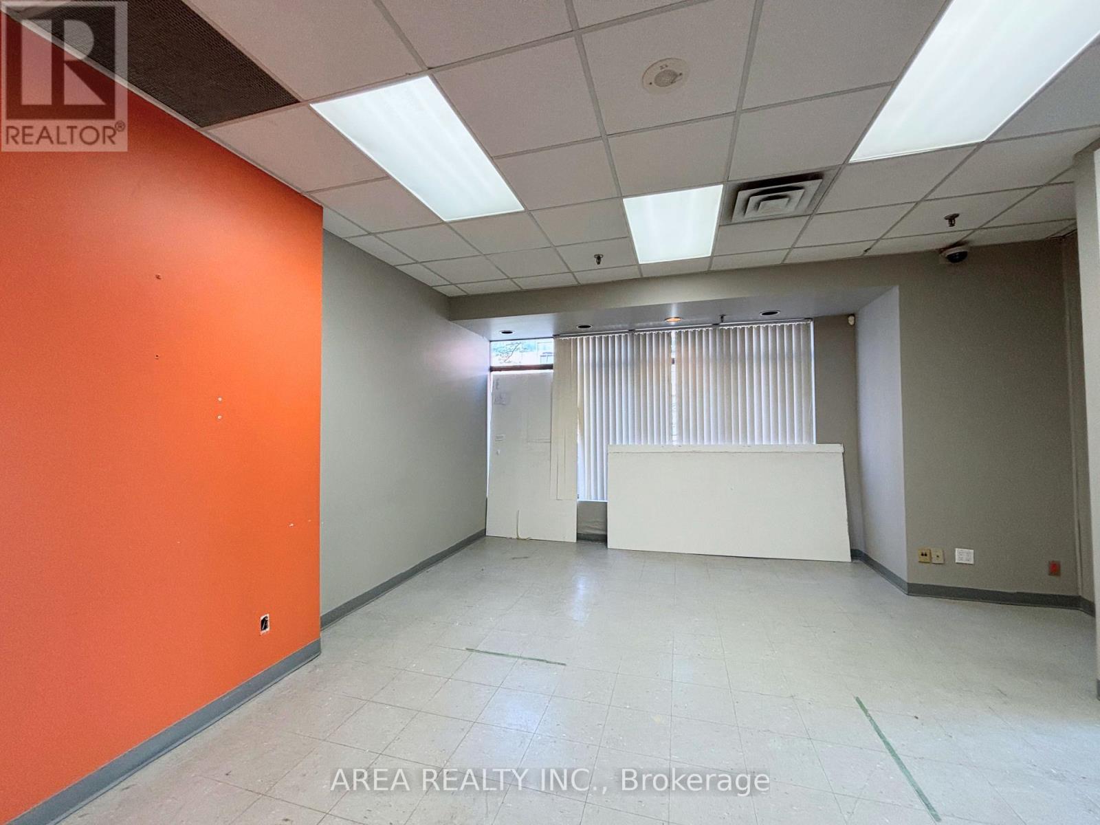R200 - 265 Enfield Place, Mississauga, Ontario  L5B 3Y6 - Photo 3 - W13491054