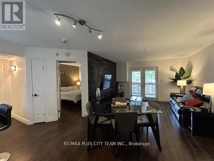 220 - 2030 Cleaver Avenue, Burlington, Ontario  L7M 4C3 - Photo 4 - W13491088