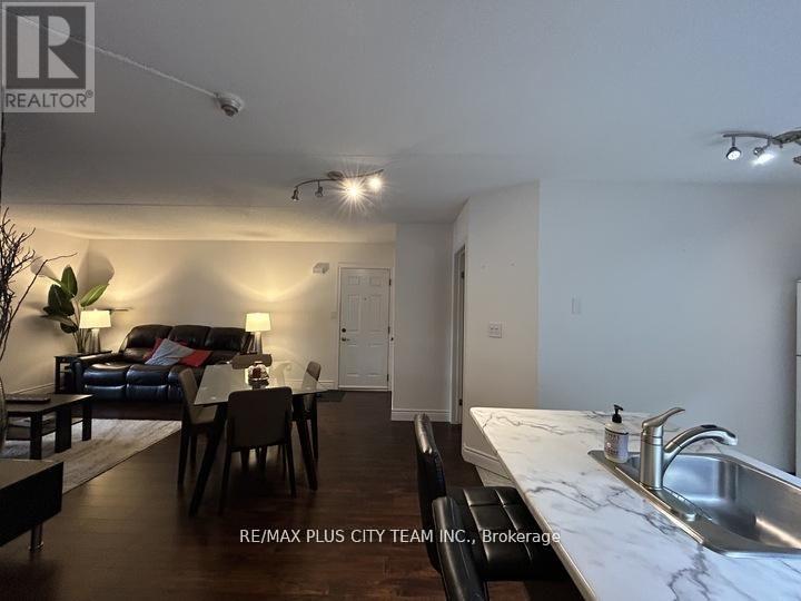 220 - 2030 Cleaver Avenue, Burlington, Ontario  L7M 4C3 - Photo 6 - W13491088