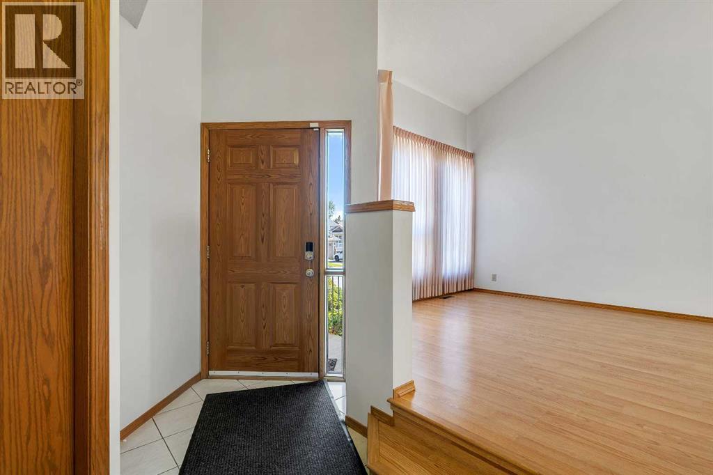 83 Sanderling Road Nw, Calgary, Alberta  T3K 3S2 - Photo 6 - A2323079