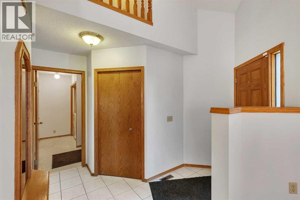 83 Sanderling Road Nw, Calgary, Alberta  T3K 3S2 - Photo 7 - A2323079