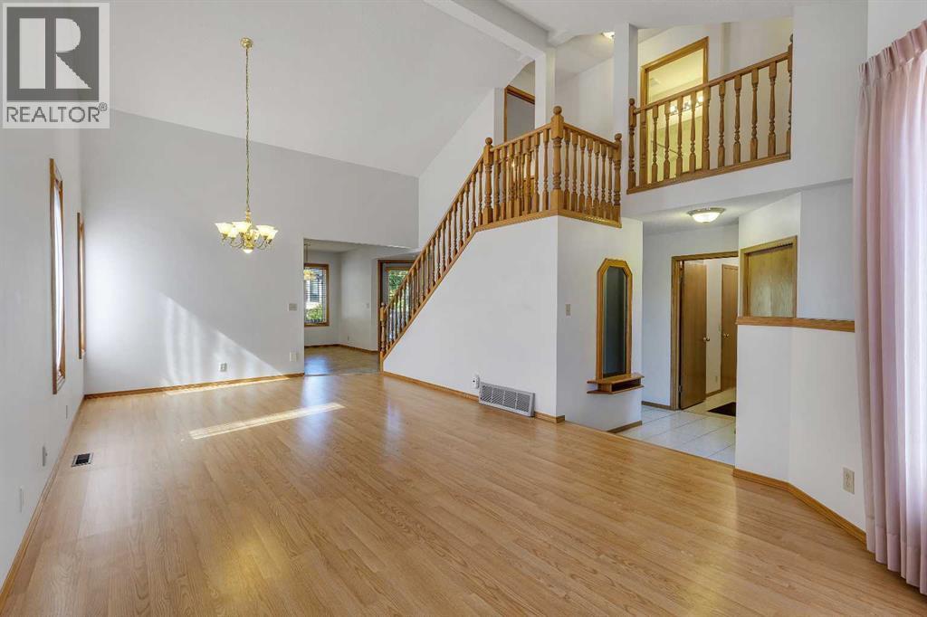83 Sanderling Road Nw, Calgary, Alberta  T3K 3S2 - Photo 8 - A2323079