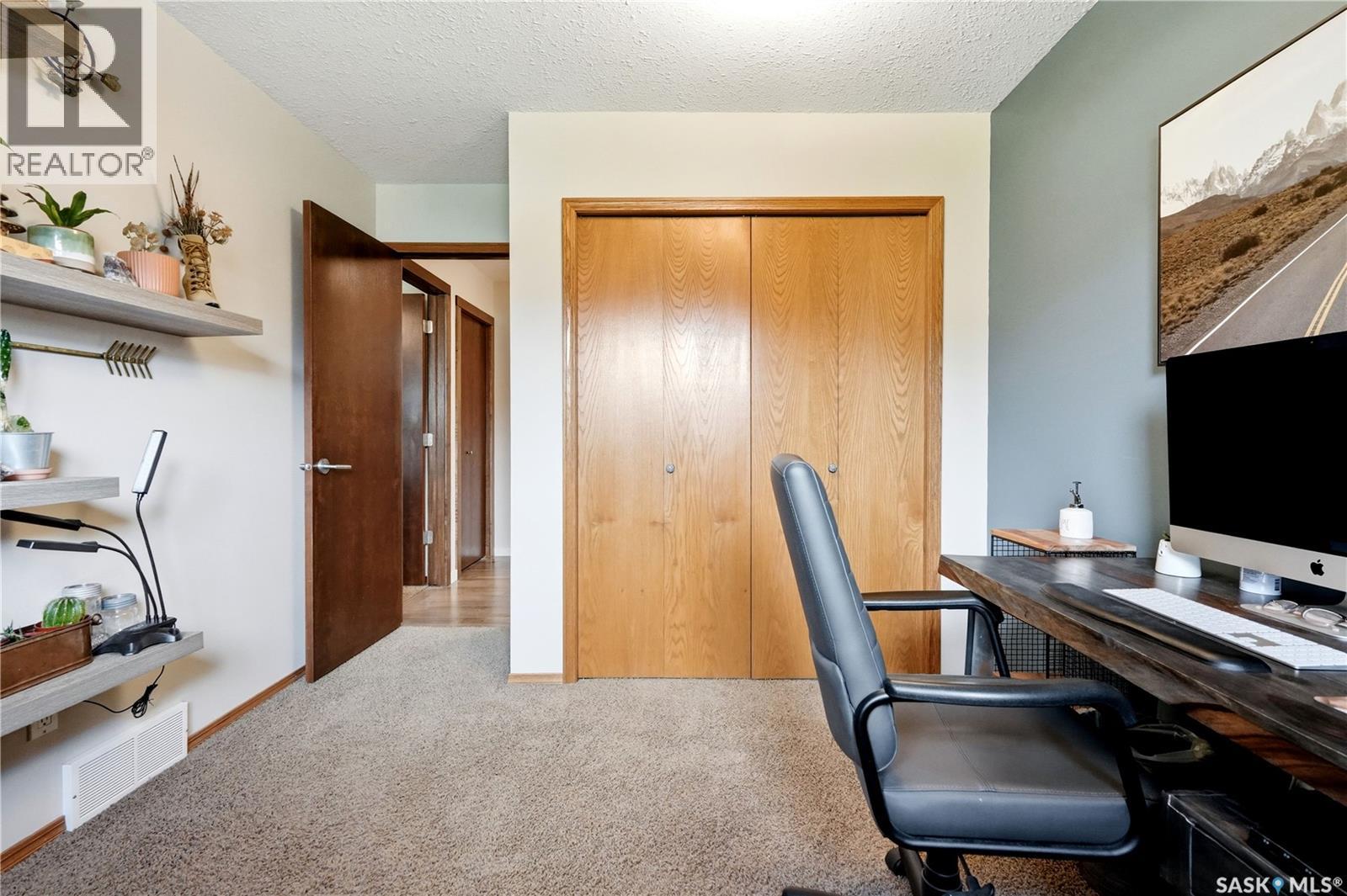 3352 Brookshire Lane, Regina, Saskatchewan  S4V 2R1 - Photo 24 - SK040705