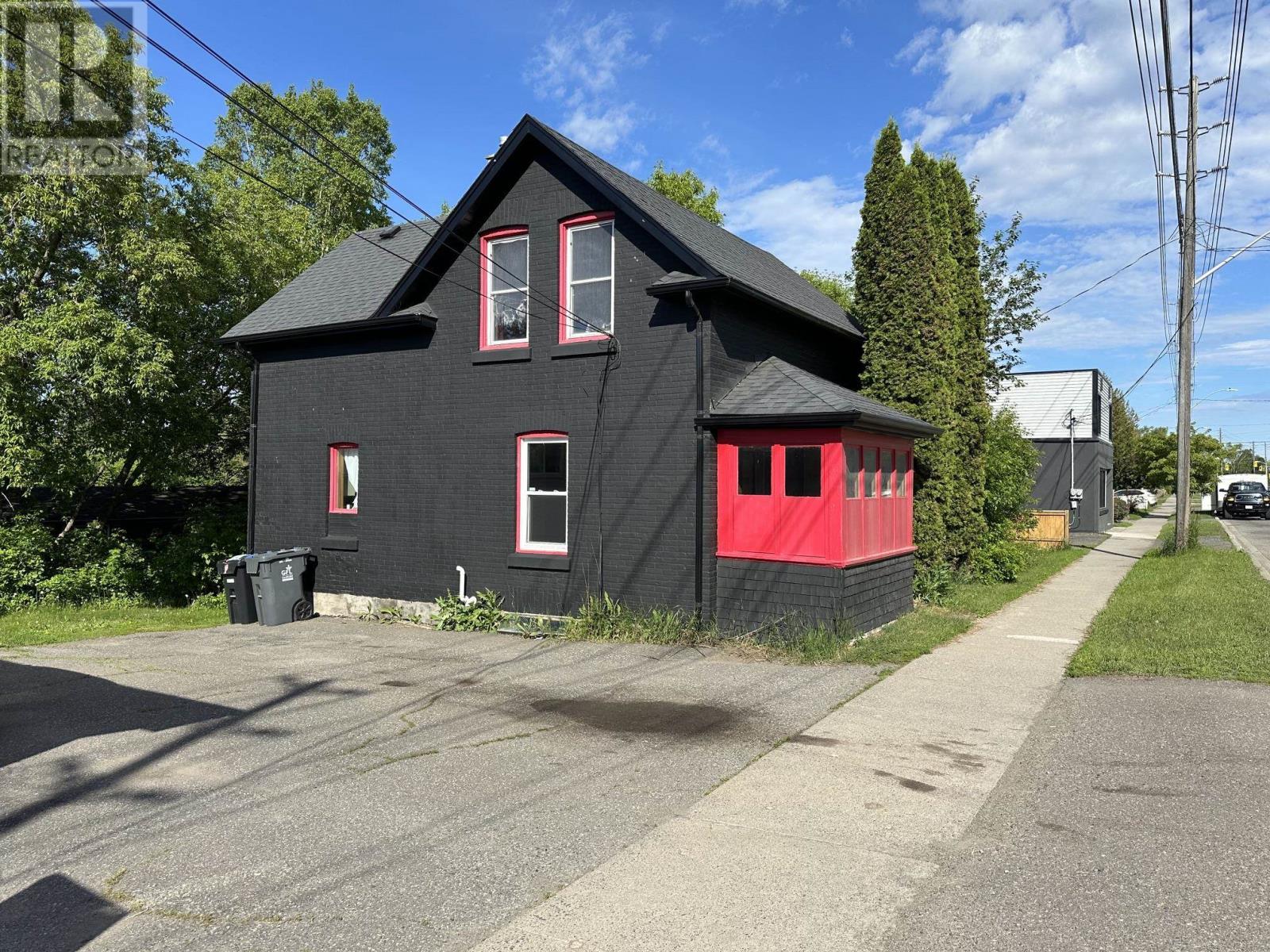 520 Van Norman St, Thunder Bay, Ontario  P7A 4E4 - Photo 1 - TB2601701
