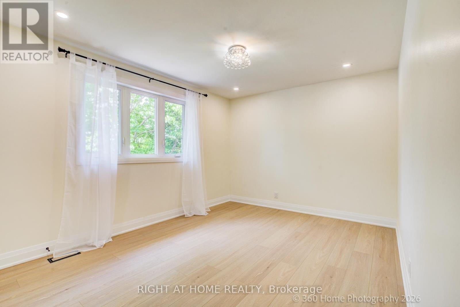 22 Gleneagle Crescent, Toronto, Ontario  M2J 3H3 - Photo 19 - C13490208
