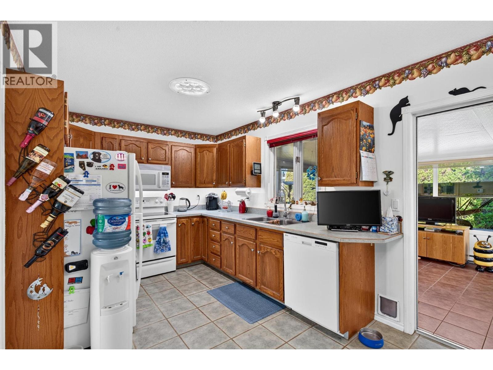 402 Houghton Court, Kelowna, British Columbia  V1X 7C7 - Photo 16 - 10392791